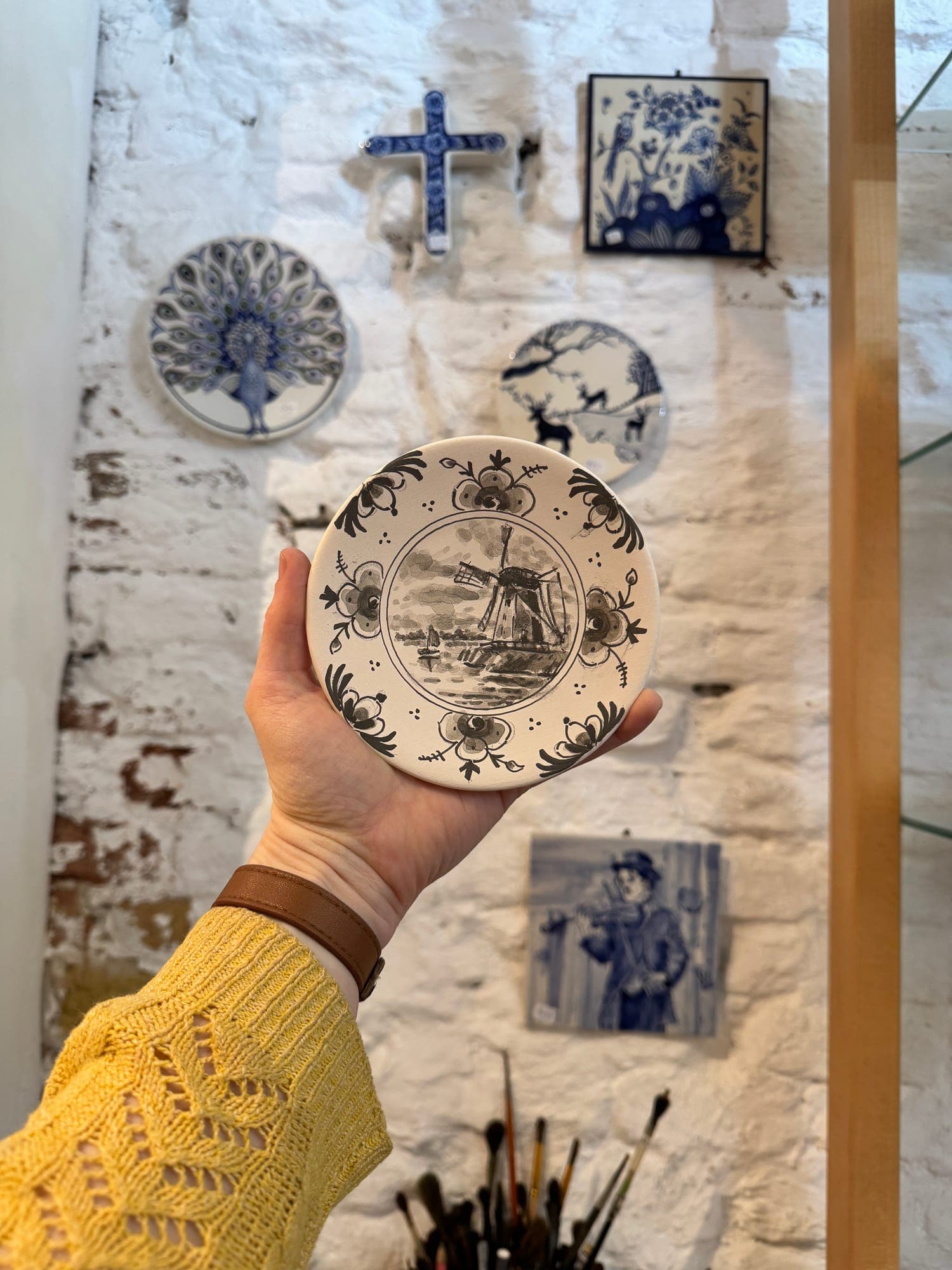 Delft Blue painting by Lydia at De Blauwe Tulp