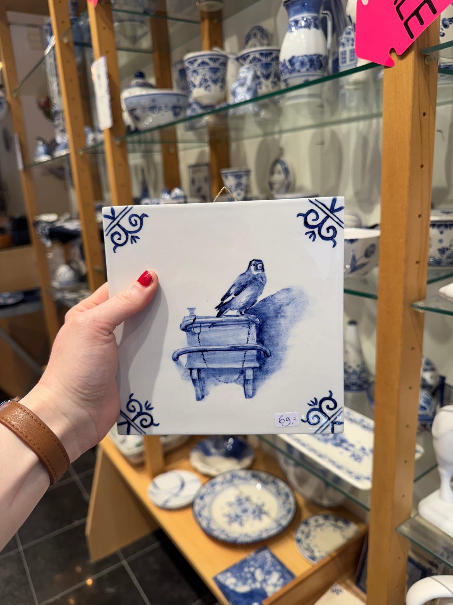 Delft Blue painting by Lydia at De Blauwe Tulp