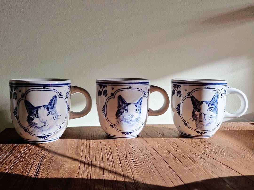 Delft Blue painting by Lydia at De Blauwe Tulp