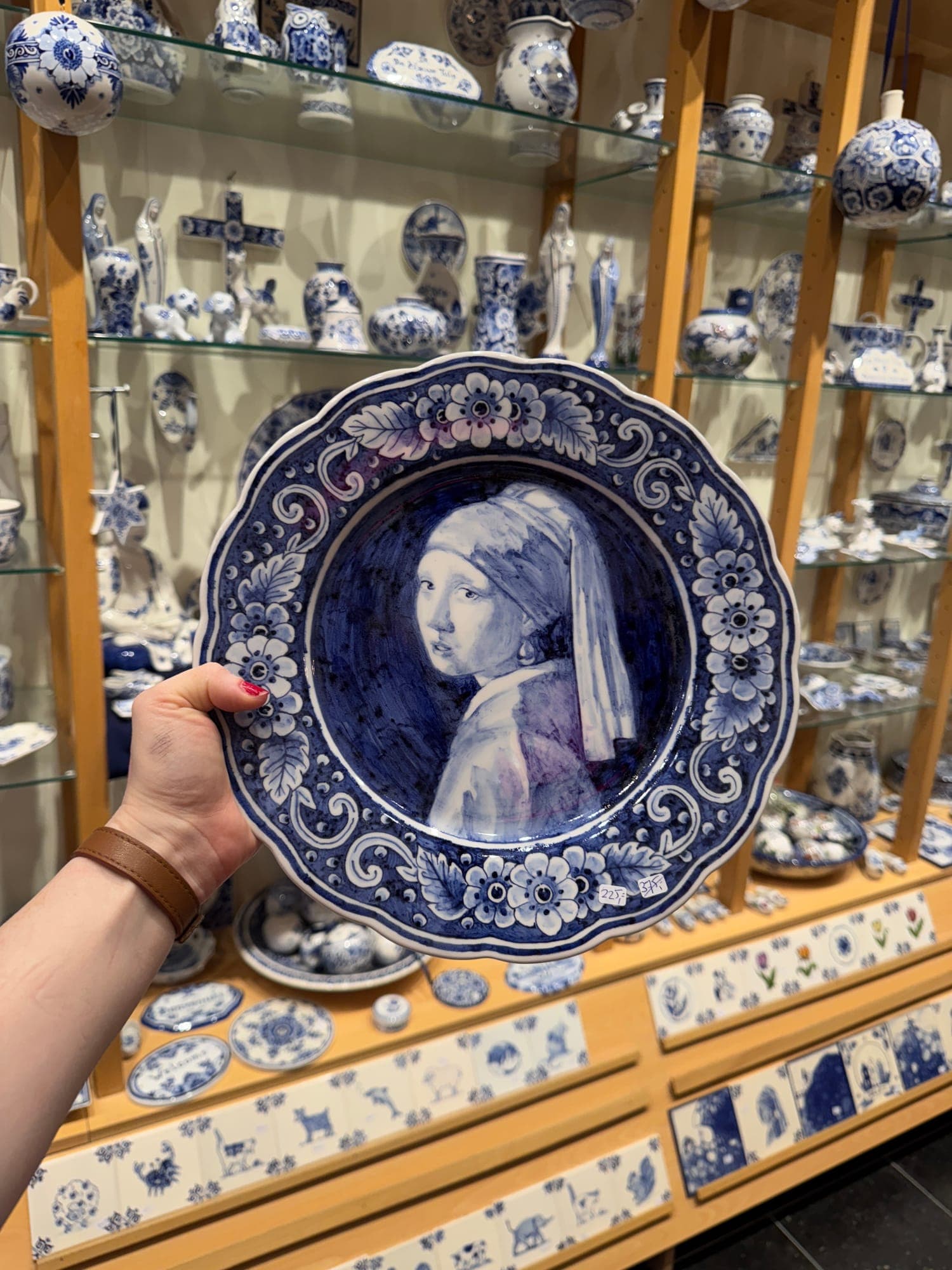 Delft Blue painting by Lydia at De Blauwe Tulp