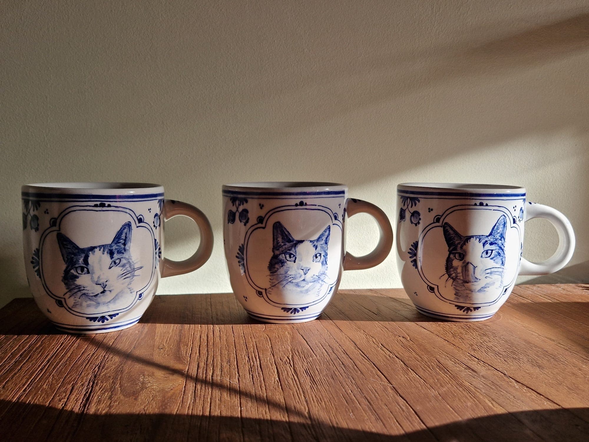 Delft Blue painting by Lydia at De Blauwe Tulp
