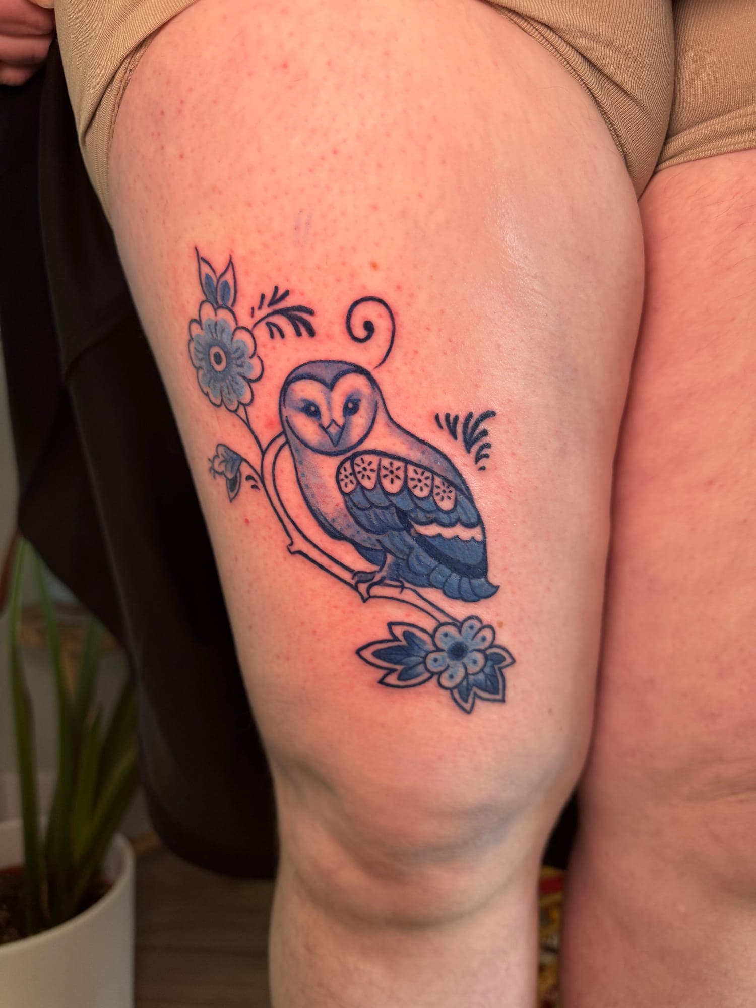 Delft Blue tattoo, bird flower