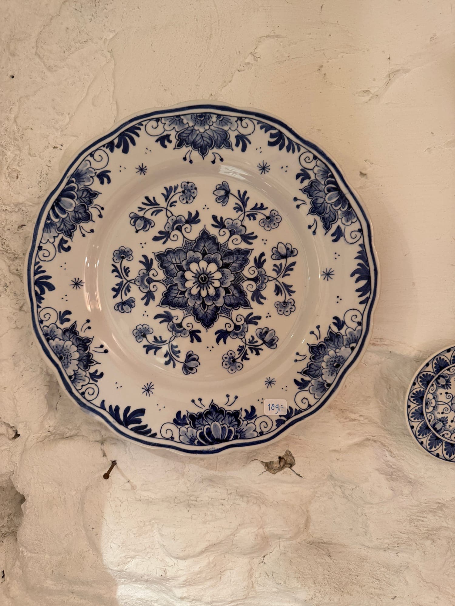 Delft Blue painting by Lydia at De Blauwe Tulp