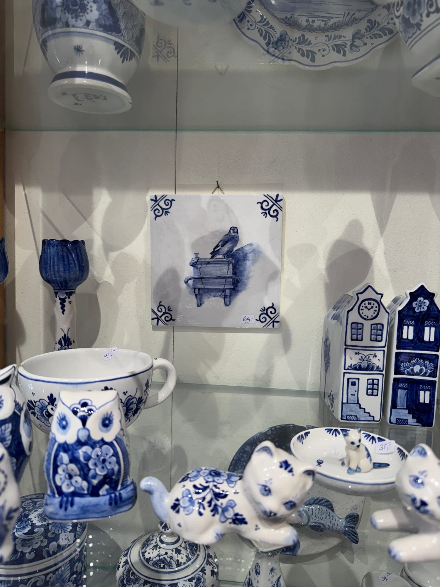 Delft Blue painting by Lydia at De Blauwe Tulp